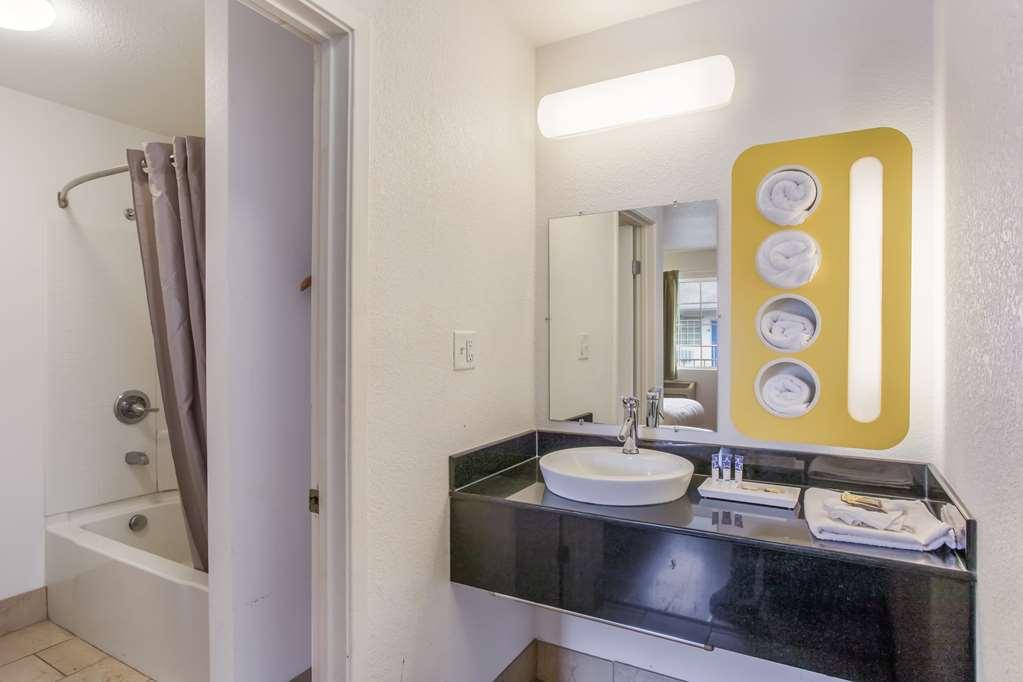 Americas Best Value Inn بولينغ غرين المظهر الخارجي الصورة