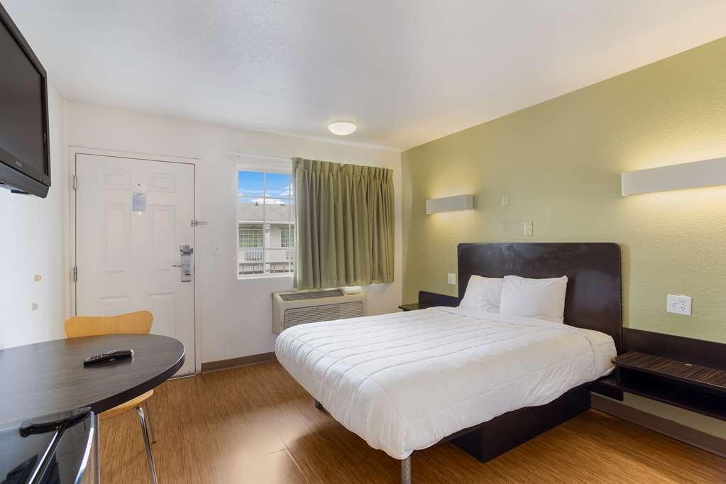 Americas Best Value Inn بولينغ غرين الغرفة الصورة