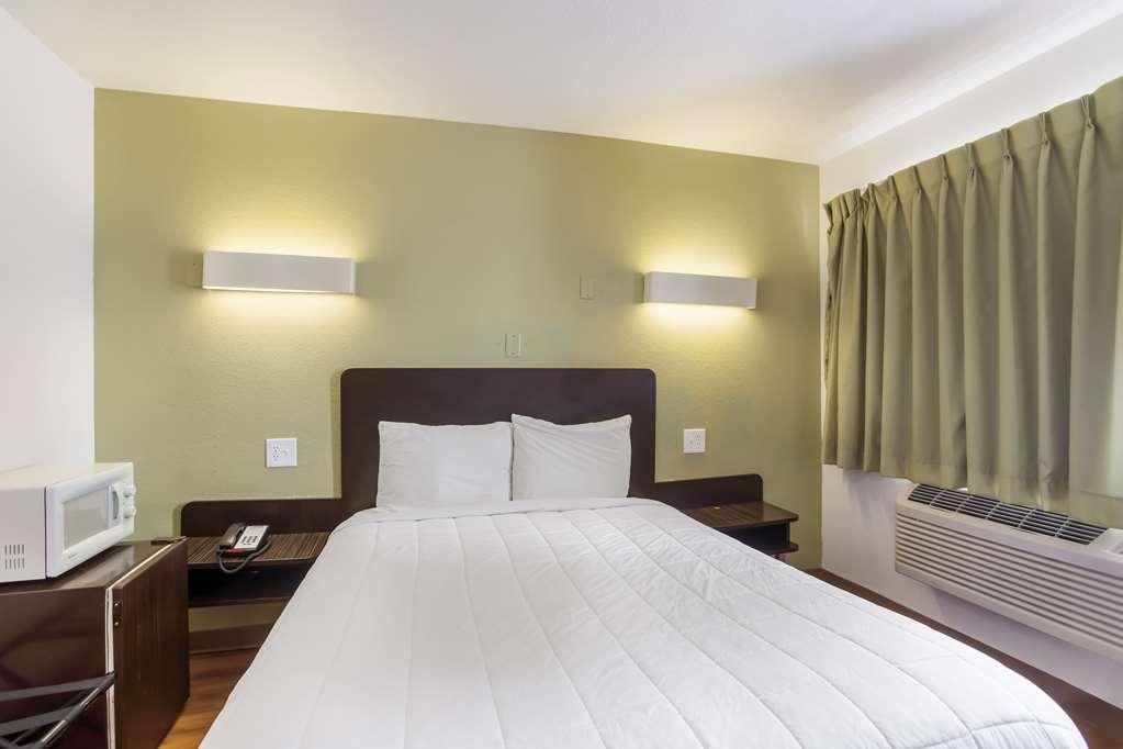 Americas Best Value Inn بولينغ غرين الغرفة الصورة