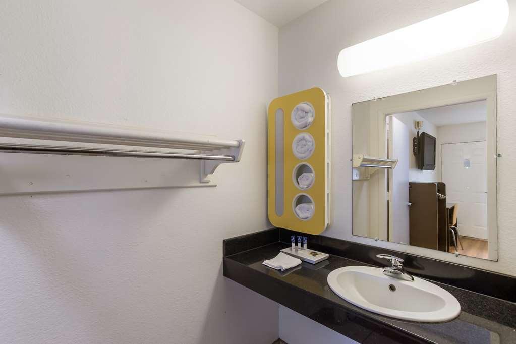Americas Best Value Inn بولينغ غرين الغرفة الصورة