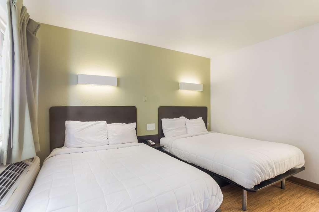 Americas Best Value Inn بولينغ غرين الغرفة الصورة