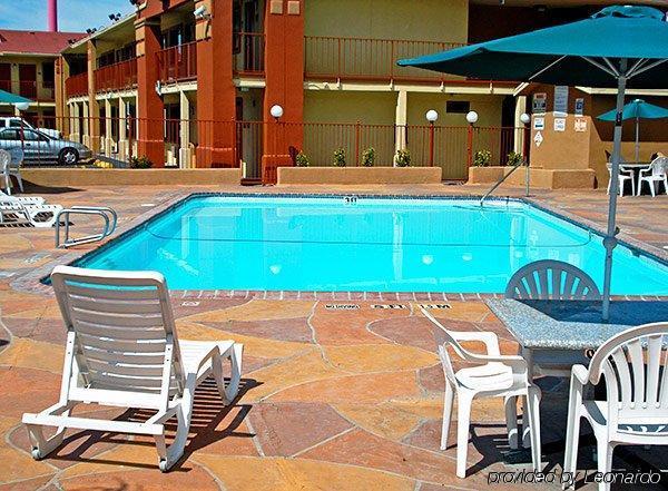 Americas Best Value Inn بولينغ غرين المرافق الصورة