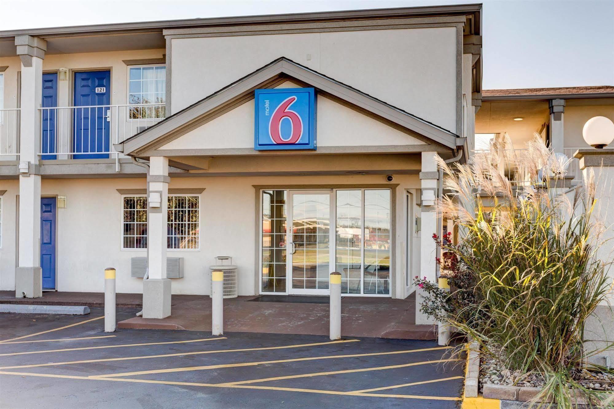 Americas Best Value Inn بولينغ غرين المظهر الخارجي الصورة