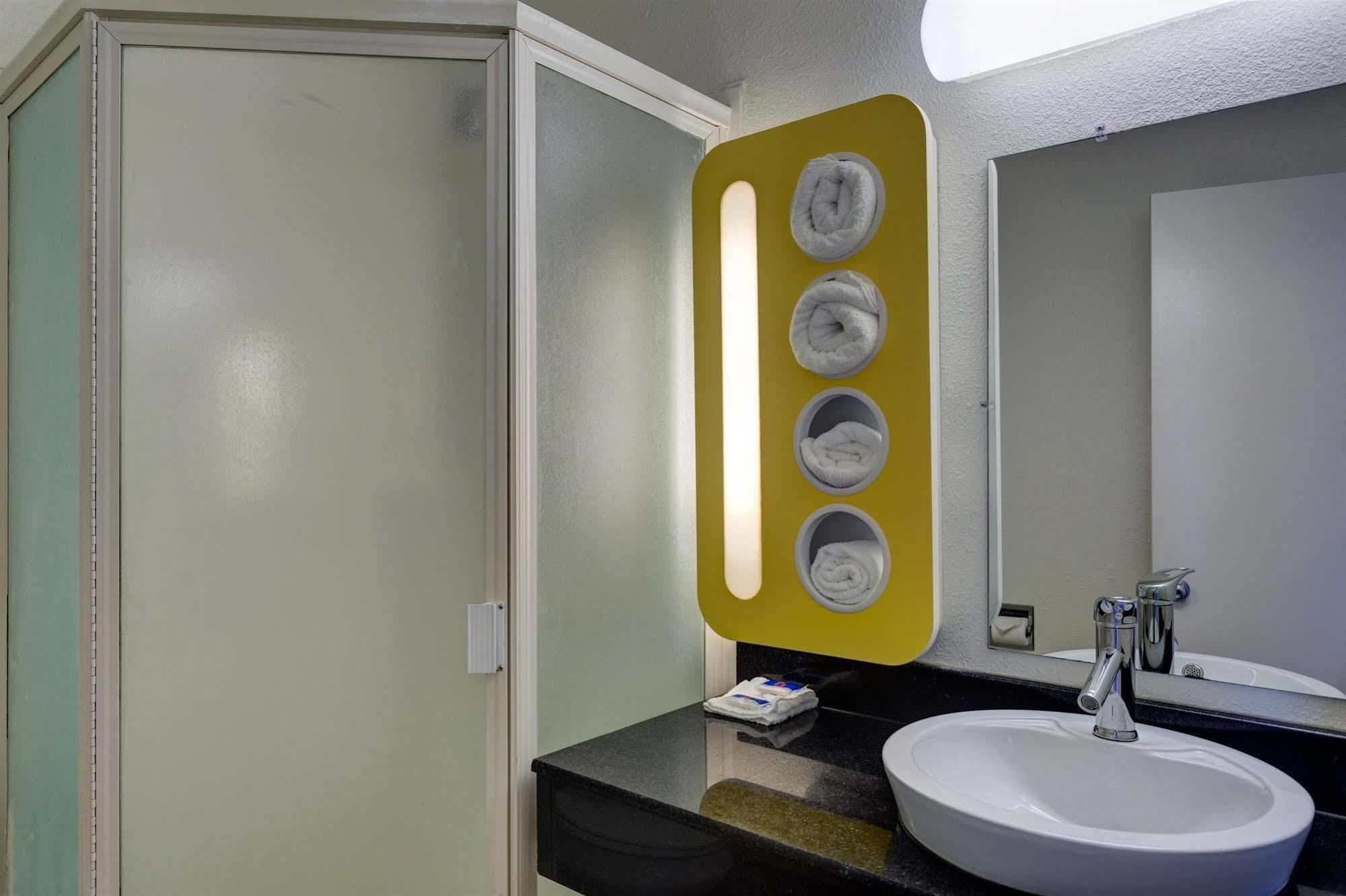 Americas Best Value Inn بولينغ غرين المظهر الخارجي الصورة