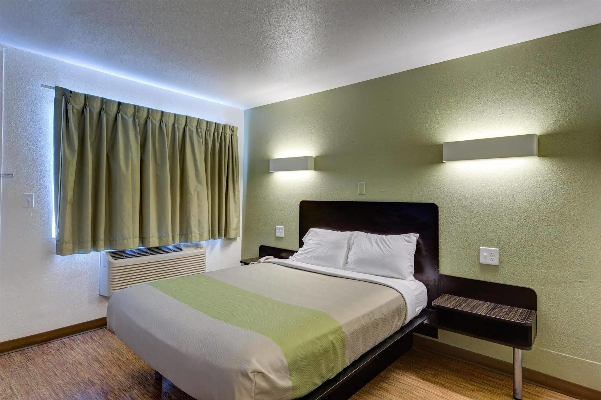 Americas Best Value Inn بولينغ غرين المظهر الخارجي الصورة