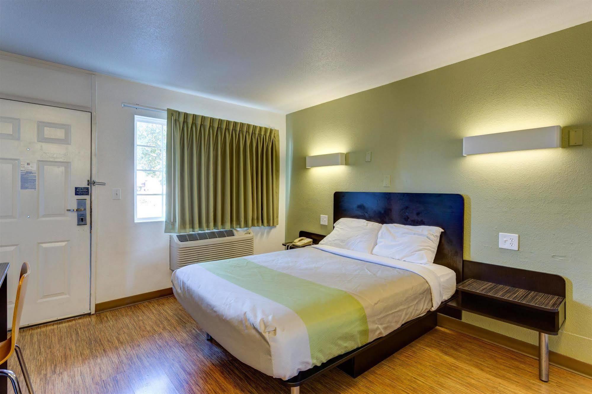 Americas Best Value Inn بولينغ غرين المظهر الخارجي الصورة